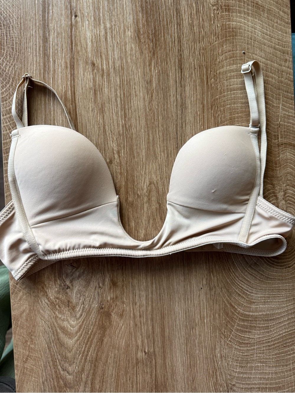 Low cut Push-Up Bra in Nude small/32b